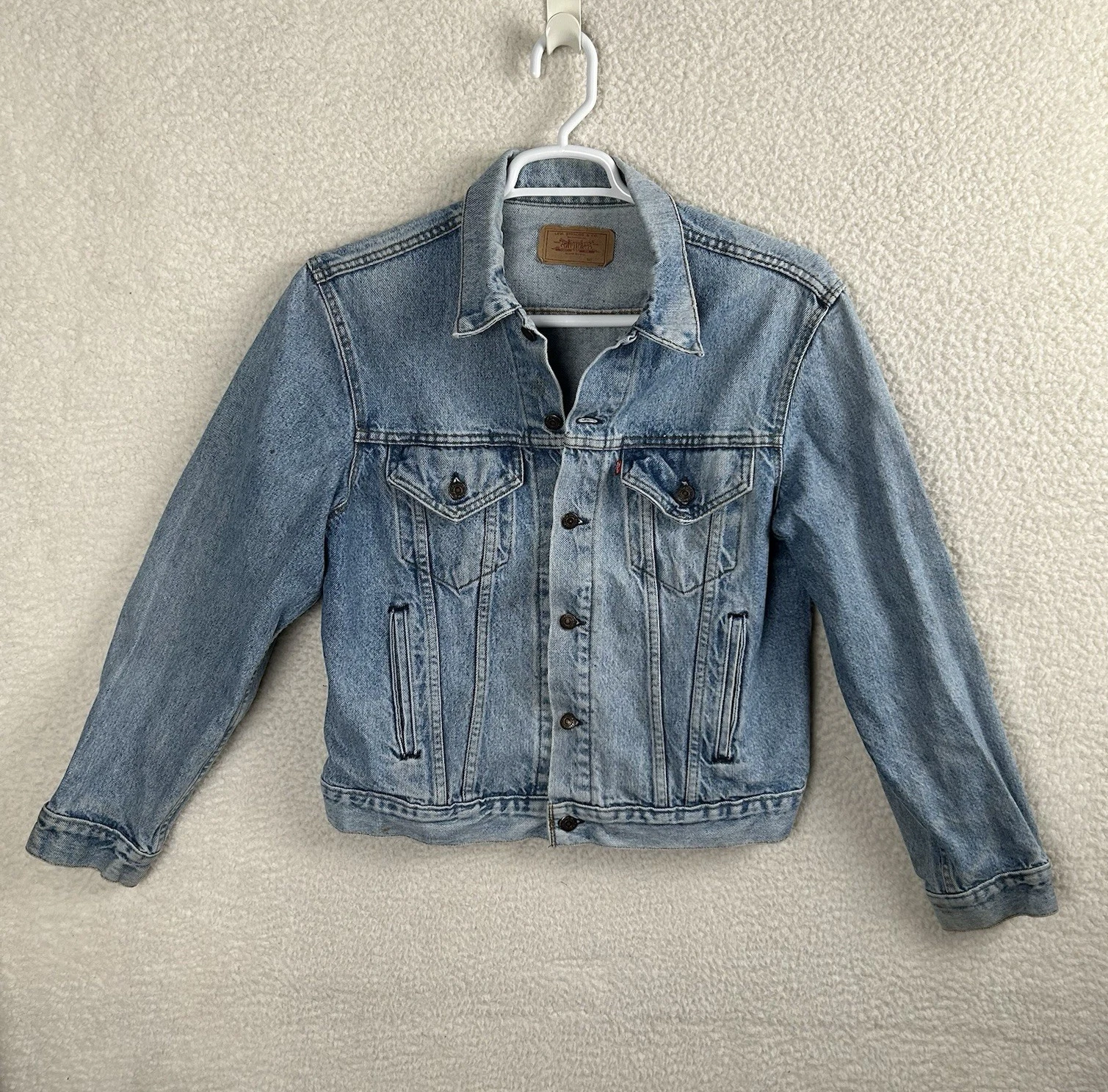 VNT 80's Levi’s Trucker Jacket Meas 42R USA 70506-0214 Light Blue Distressed