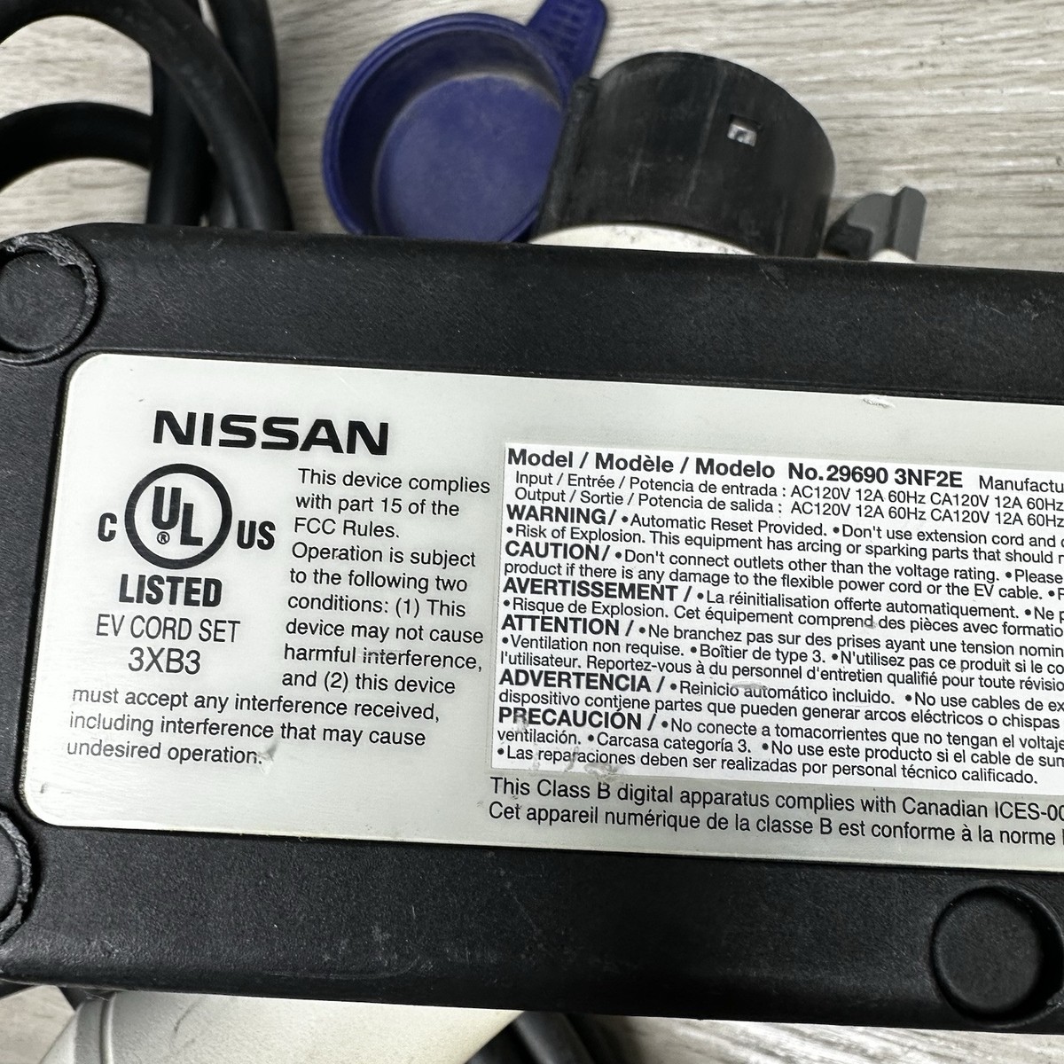 Nissan EV充電器 29690-3NA1A OEM Nissan Leaf Charger EV Battery Charging Cable Electric