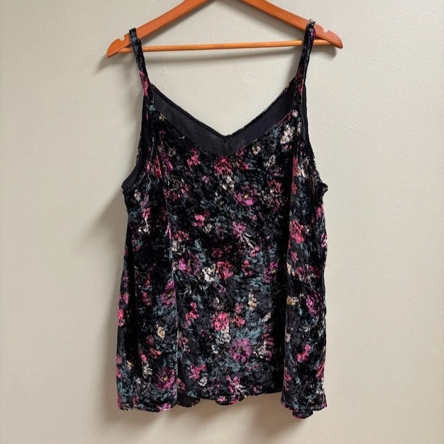 Camiseta sin mangas Torrid de terciopelo floral para mujer talla 3 caprichosa hada grunge oscura romántica Foto 4 de 4