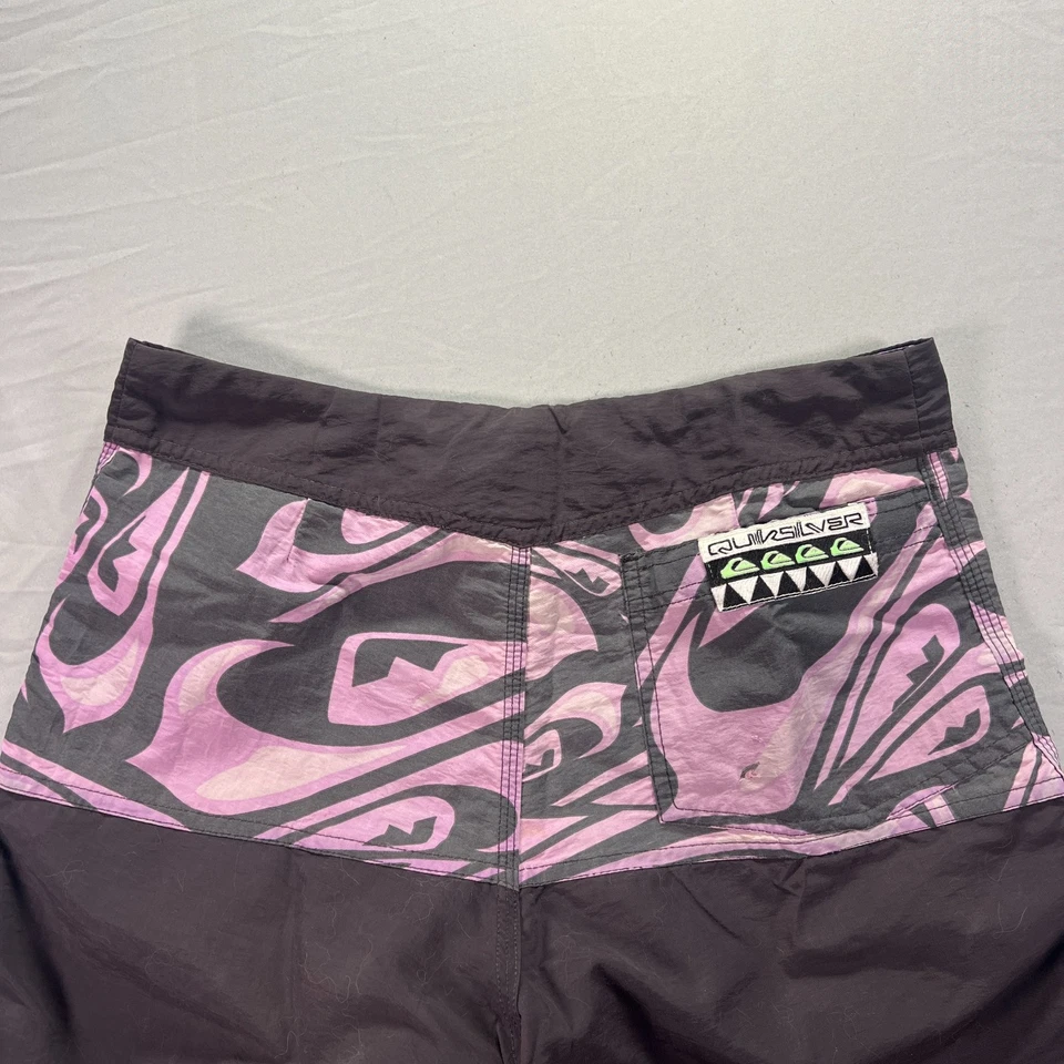 Pantalones Cortos de Natación Quiksilver De Colección Hombres 30 Cintura Rosa Geométrico Surf Años 90 Foto 3 de 4