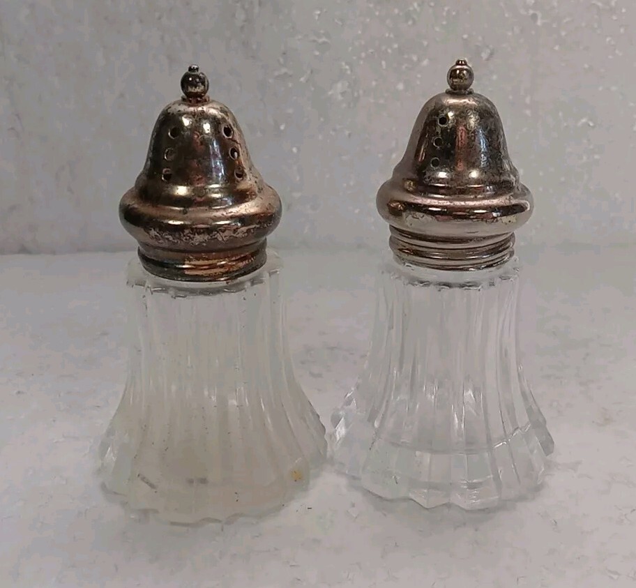 VTG Salt & Pepper Shakers With Metal Lids Minor Corrosion In Lids