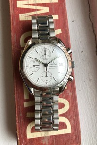 omega speedmaster automatic chronometer date