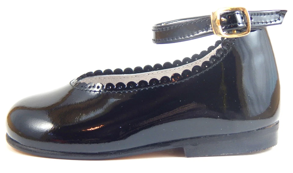 DE OSU - Spain -  Baby Girls Black Patent Leather Dress Shoes -European - Sz 3-6 - Image 3 of 4