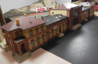 HO BUILDING Faller B-113 Building Bonn Train Station Gauge BUILT AND DETAILED