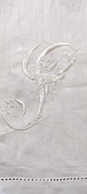 VTG Monogramed Linen Guest Towel ''L'' White on White Raised Embroidery MINT
