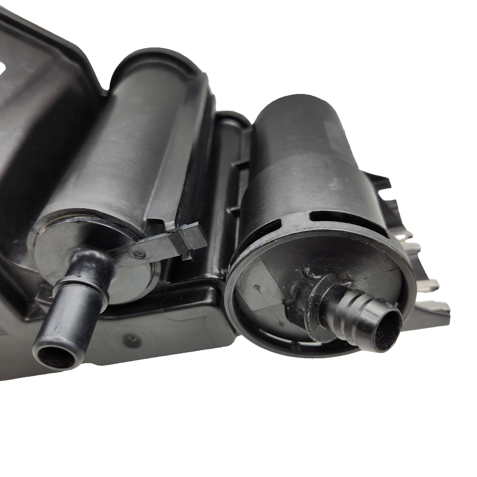 Maserati Levante 2017 Fuel Vapor Evaporator Charcoal Canister 06700332860 Black