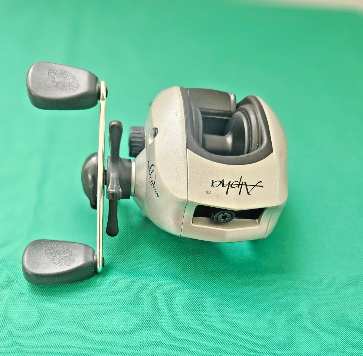Shakespeare Baitcast Reel 5.1: 1 Gear Ratio Fishing Reels for sale