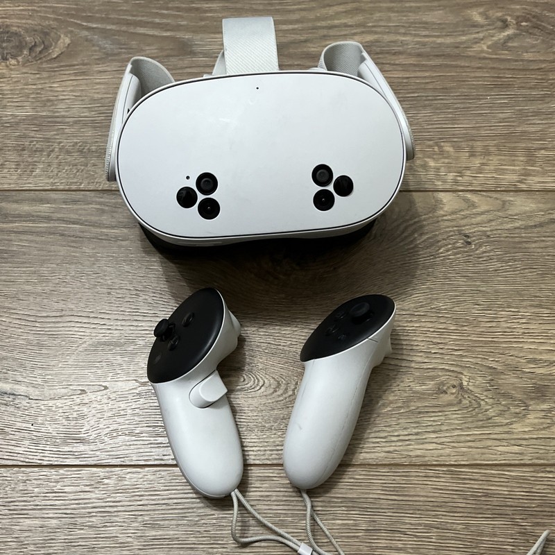 Meta Quest 3s 128gb with Free P&P Oculus Virtual Reality VR Headset Controllers