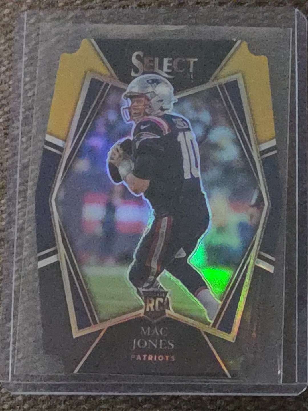 2021 Mac Jones Panini Select Die-cut Premier Level Black And Gold #151