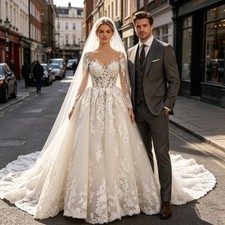 Elegant Sweetheart Wedding dresses Long Sleeve Lace Applique A-line Ball Gown