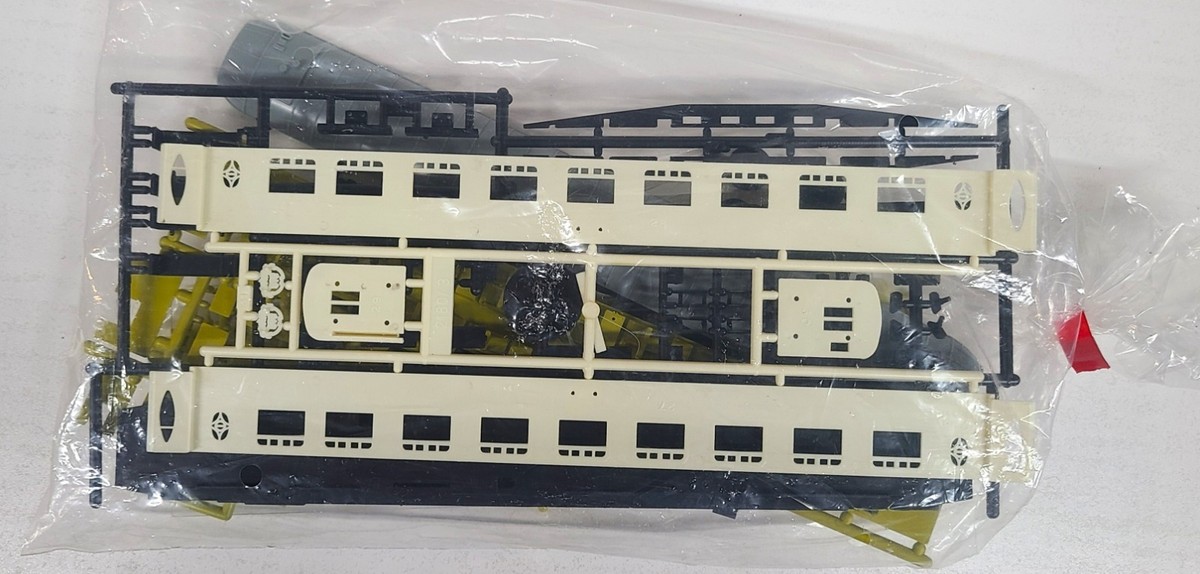 REVELL #2190, ORIENT EXPRESS, UNASSEMBLED PLASTIC KIT, VINTAGE, HO