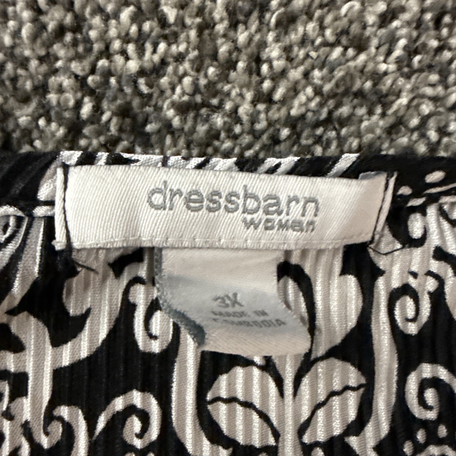Dress Barn Multi Pattern Deep U-neck Sleeveless T… - image 4