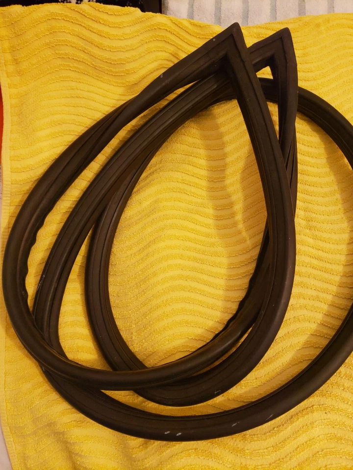 Sello de impermeabilización de parabrisas OEM para Nissan Datsun 240z 260z 280z usado 👌 Foto 2 de 4
