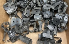 Lot of 15 ERICO/CADDY 16MF Metal Stud Clip Attaches 1” Conduit To Metal Studding