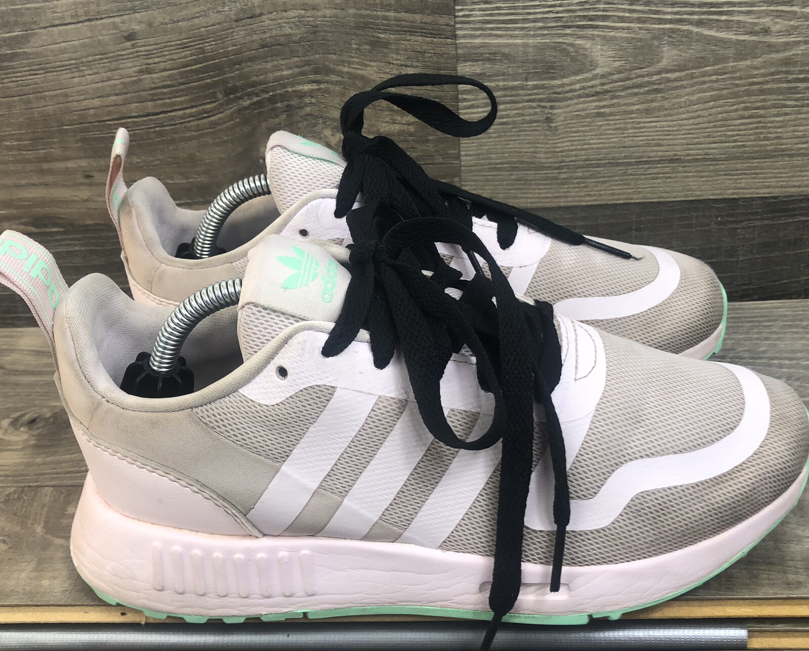 SAOLA Adidas Donna 5.5 Youth 4.5 —Beige bianco sporco con Sneakers da corsa verdi