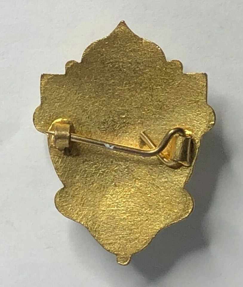 Enamel London & Southern Counties Bowling Association Badge Gilt 2.5 x 3.3 cm's - Image 2 of 4