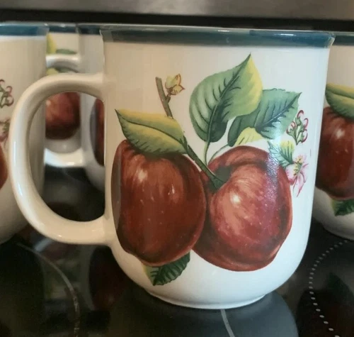 Set of 4 Vintage Casuals Apple Pattern by China Pearl Coffee Cups Mugs Excellent