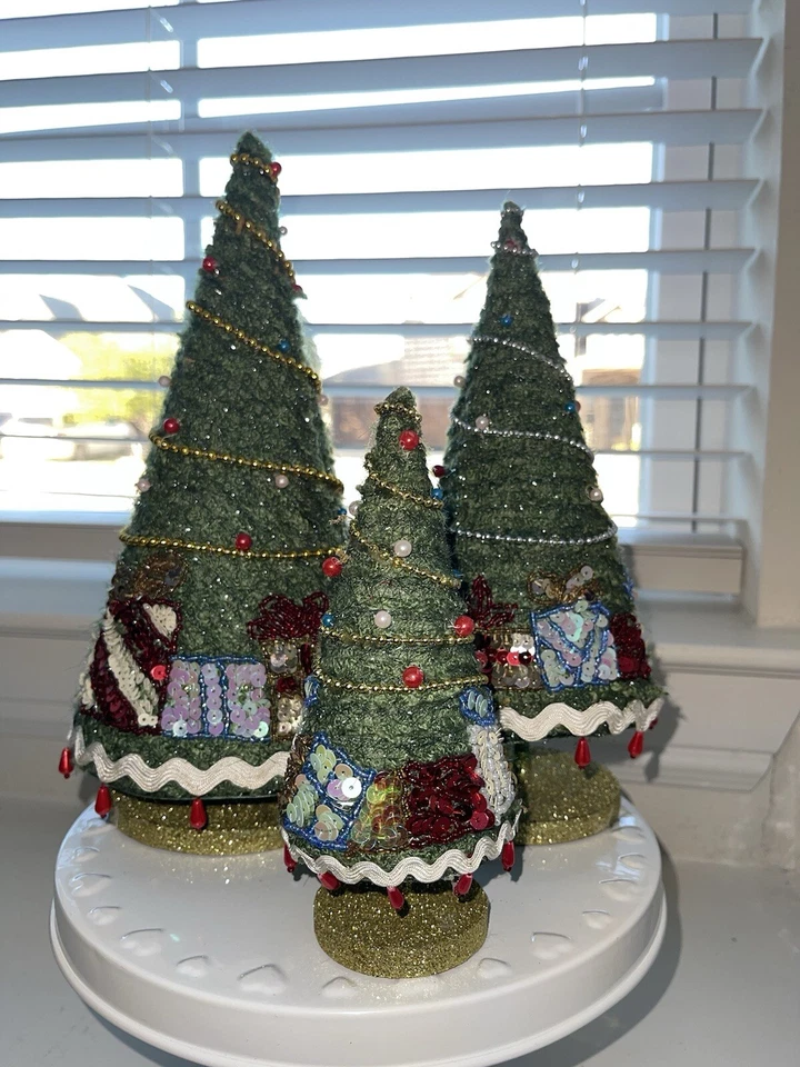 Juego vintage de 3 árboles de Navidad de tela con lentejuelas Foto 2 de 4