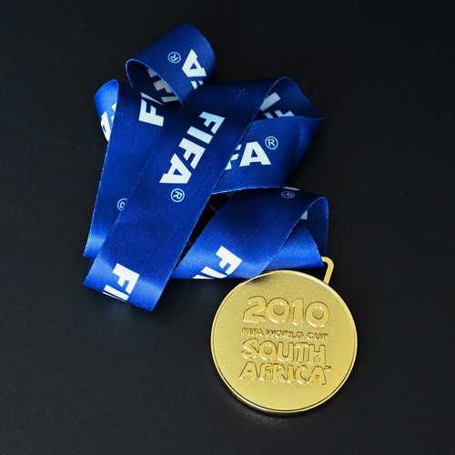 WM AFRIKA 2010 Final Champions Gewinner Medaille WM Fußball Goldmedaille - Bild 5 von 5