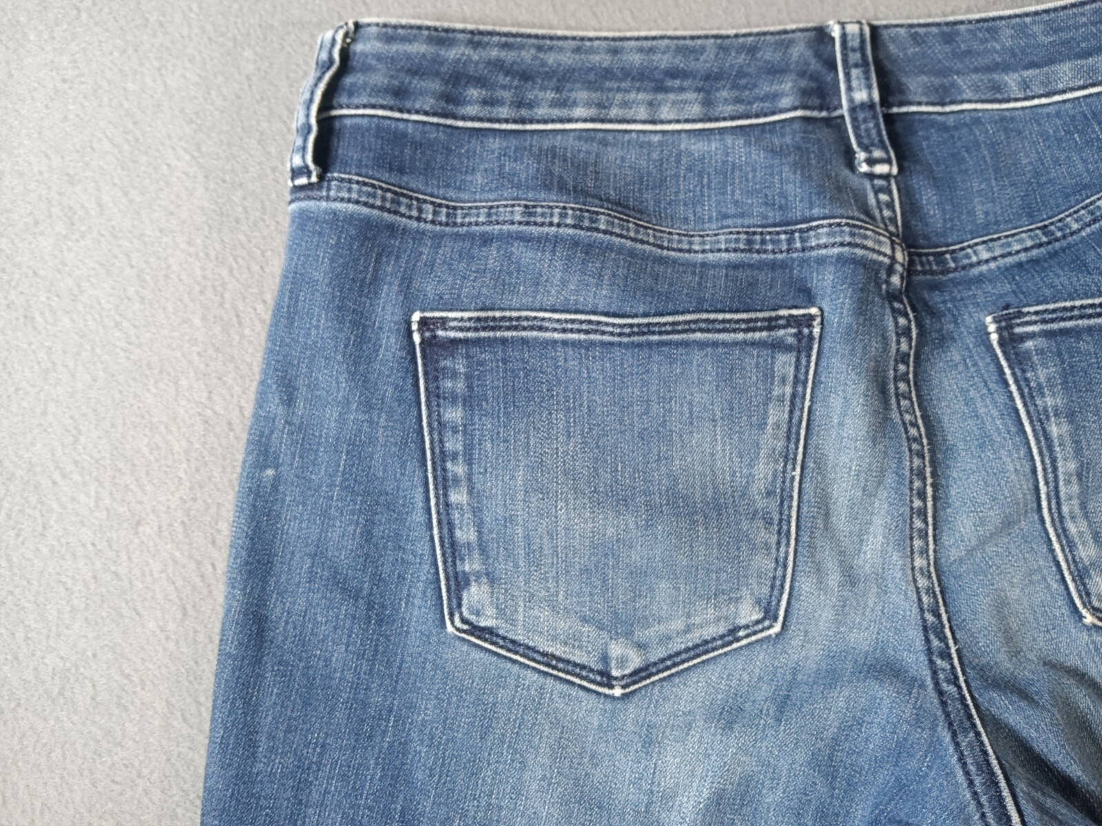 Universal Thread Women's Jeans Mid Rise Skinny Size 6/28R Distressed Blue