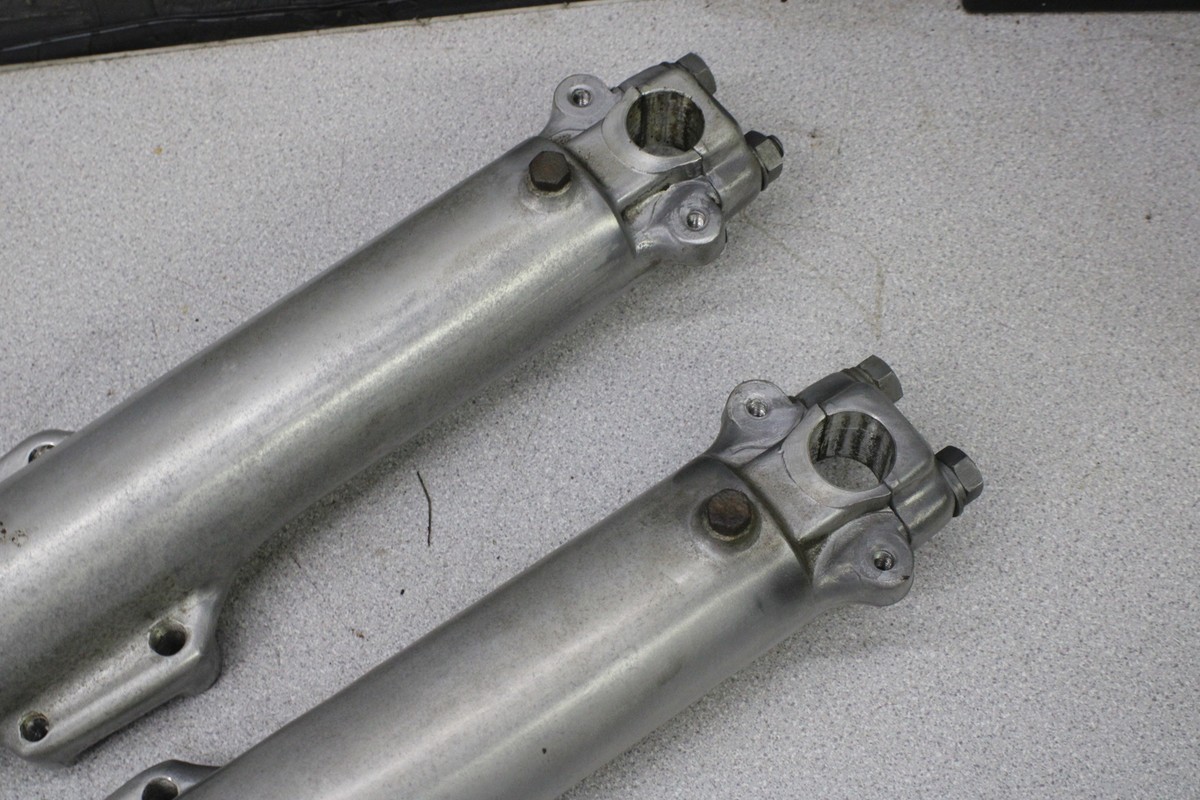 SUZUKI GT550 フロントハブ スズキ 1972 Suzuki GT550 Indy FRONT FORKS SHOCK SUSPENSION SET PAIR 1822