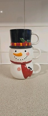 Neuheit Weihnachtstassen beim Stapeln Machen Sie einen Schneemann. 3er Set stapelbare Teetassen