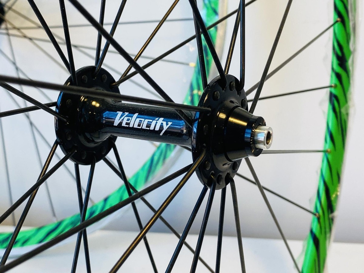 Velocity Deep-V 700c Road Wheelset 100/130 8-10 Speed - Ziger Lime