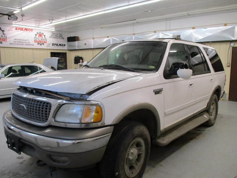 Used Washer Fluid Reservoir fits: 2002 Ford Expedition low fluid sensor Grade A - Image 2 of 4