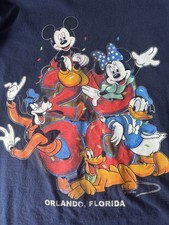 vintage disney world t-shirt large Mickey  Friends