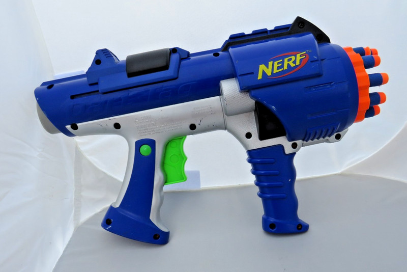 Nerf Gun Dart Tag Blaster 2005 Blue with darts