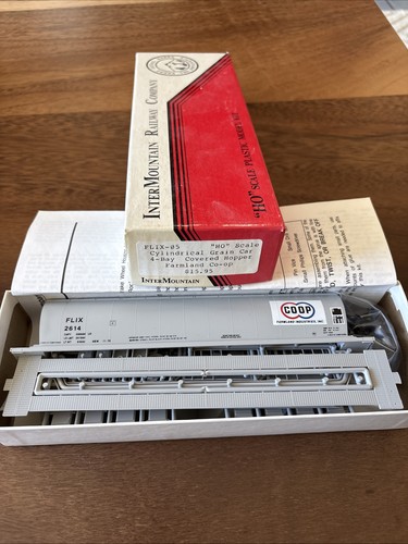 InterMountain HO FLIX-05 Farmland Coop Kit de tolva de grano cilíndrica de 4 bahías # 2614 | Zustand: New
