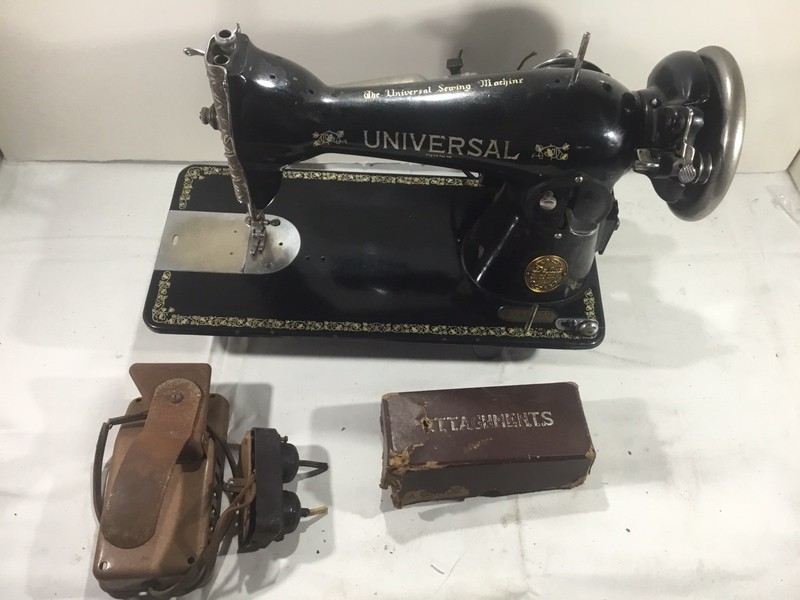 Vintage Universal Deluxe Sewing Machine Head with Accessories ~ UNTESTED / AS-IS