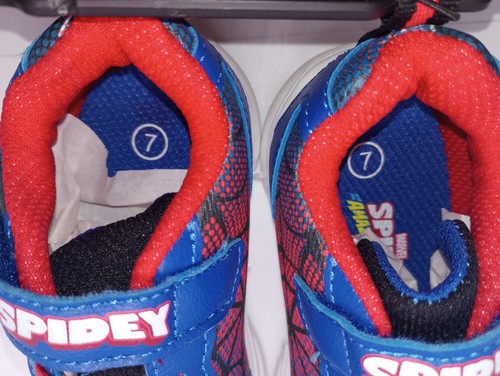 New Marvel Rare Spiderman Kids Gym Shoes/Sneakers Boys Size 7 With 1 Pair Socks - Picture 6 of 8