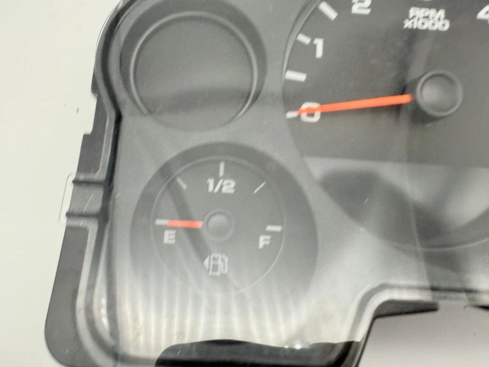 原始设备制造商 07-13 GMC Sierra 1500 雪佛兰索罗德速度计仪表组 — 第 3/4 张图片