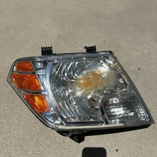 2009 -2021 Nissan Frontier Truck Right Passenger Side Headlight Headlamp