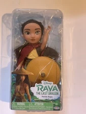 Disney Raya and the Last Dragon Petite Raya Doll Set inc Cape Pants Boots Hat