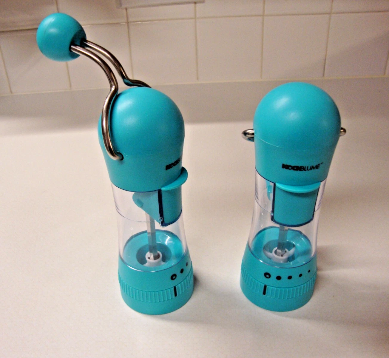 Kochblume Ratchet Grinder Mills~Salt~Pepper~Spices~BLUE~Set of 2
Opens in a new window or tab