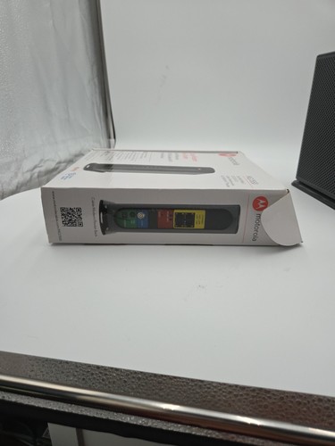 Motorola 16x4 Cable Modem Plus AC1900 WiFi Router - Model MG7550 - Picture 14 of 16