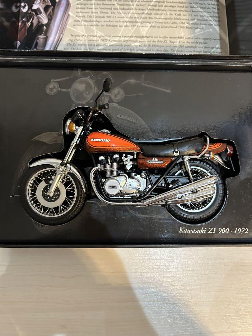 Kawasaki Z1 900 1972年モデル ミニチャンプス　1/12 Minichamps Kawasaki Z1 900 1972 1/12 Scale Motorcycle Model