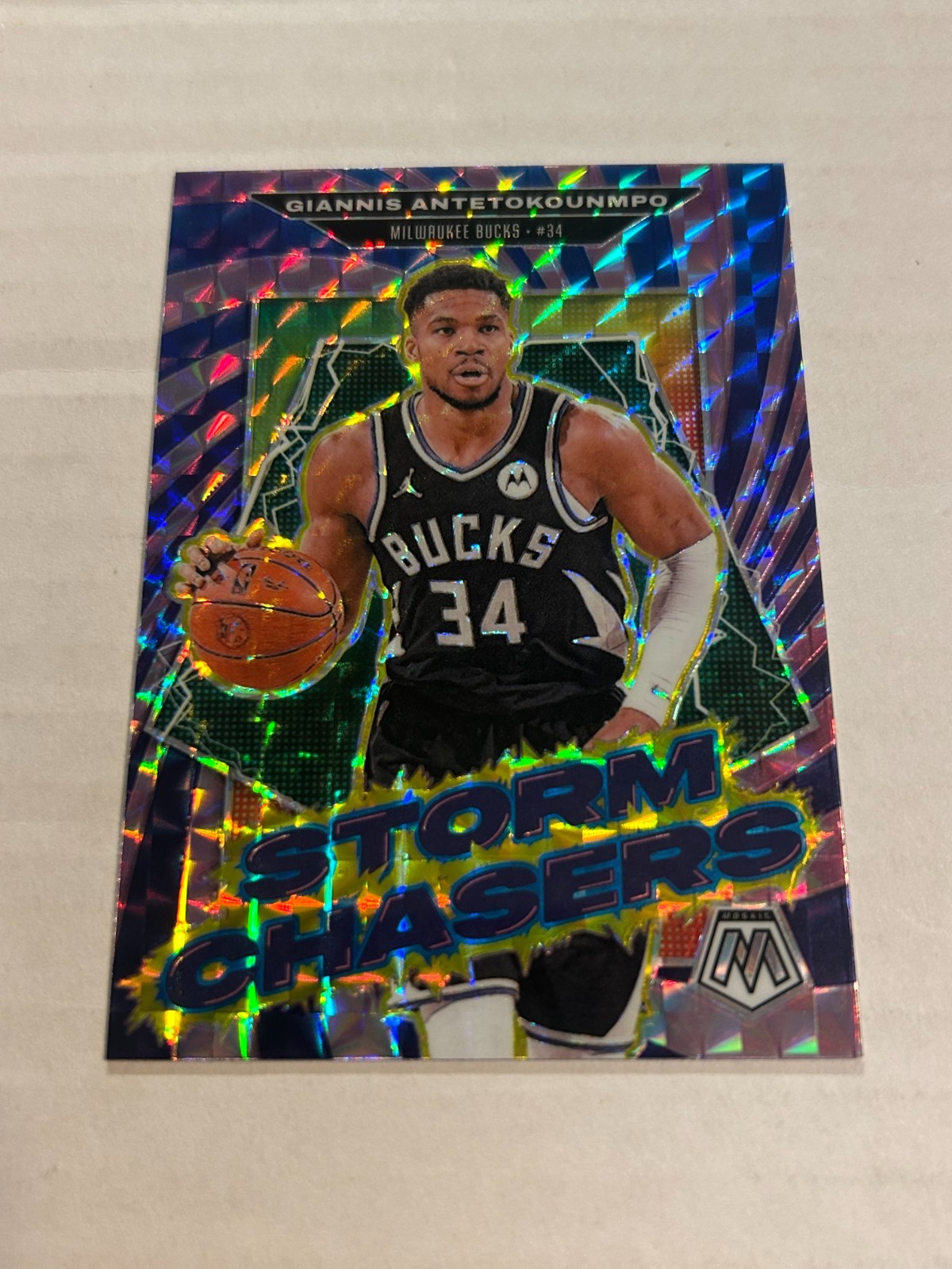 2024-25 PANINI MOSAIC GIANNIS ANTETOKOUNMPO STORM CHASERS #5 BUCKS SP TN3