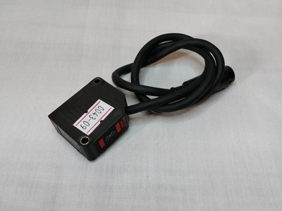 Omron ZX-LD40 ZXLD40 Displacement Laser Smart Sensor Made in Japan