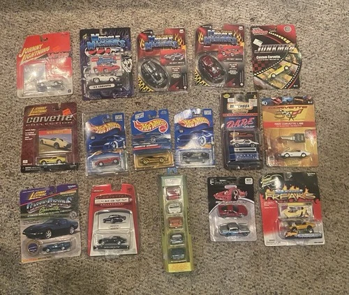 Corvette 1:64 Scale Die Cast Car Vintage Lot of 21 Cars