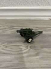 Vintage Tootsietoy US Military Howitzer Army Green Cannon Trailer USA
