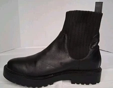 EUC Blondo Womens Hallie Black Chelsea Ankle Boots Size 6.5