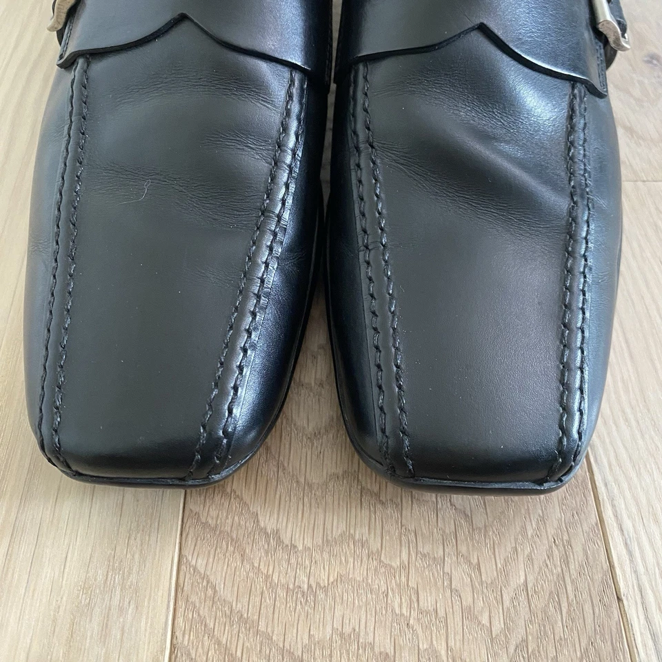 Mocasín de cuero Prada talla 37,5 EE. UU. 7,5 negro plateado hebilla Foto 4 de 4