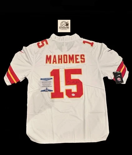 🏈 Patrick Mahomes Signed White Nike NFL Chiefs Jersey – Beckett COA 🔥