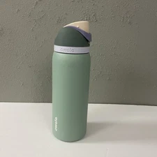 Owala 32 oz. FreeSip Stainless Steel Water Bottle Pale Green Used