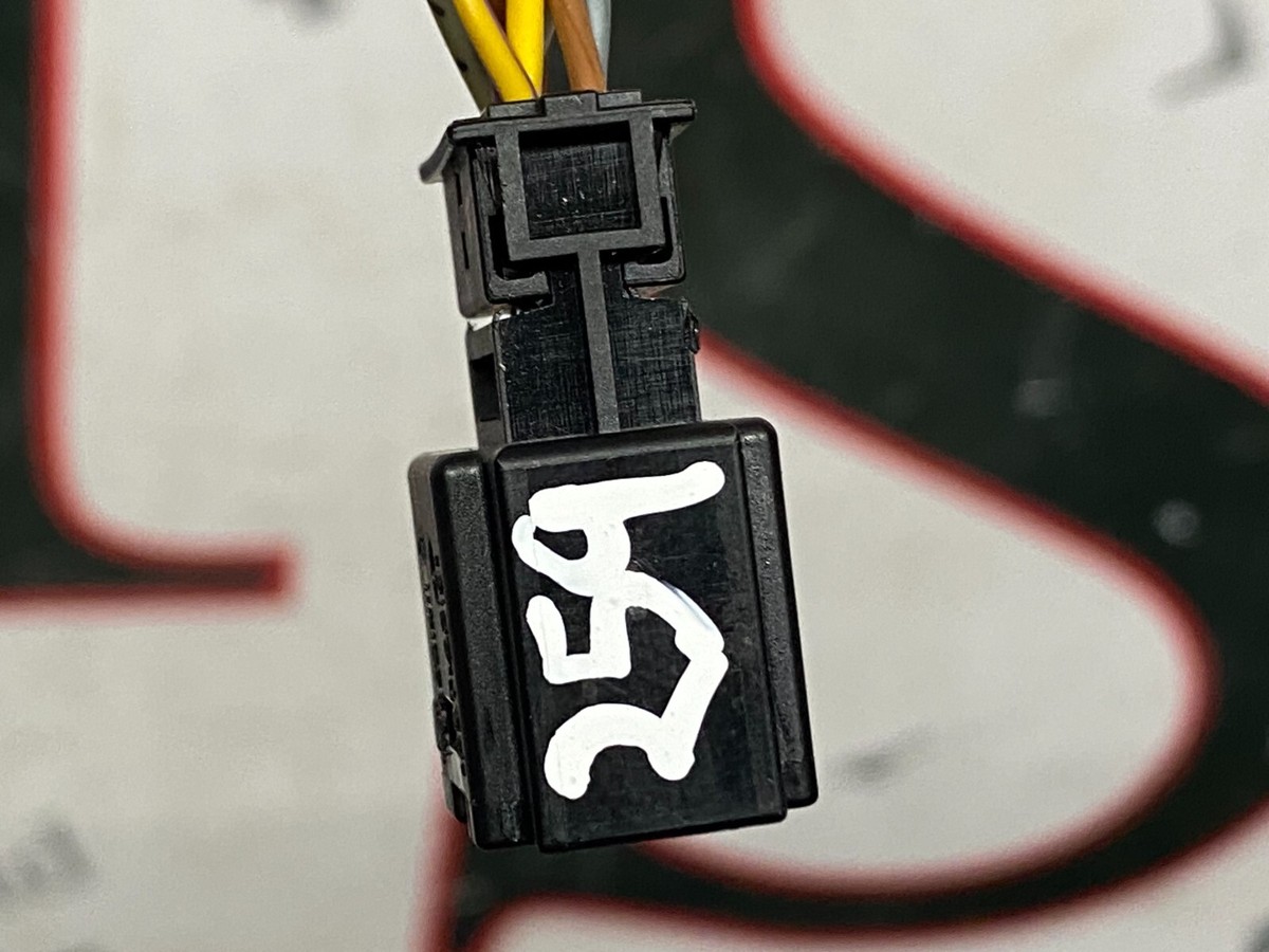 AS) GENUINE MERCEDES BENZ WIRING LOOM HARNESS PLUG CONNECTOR  