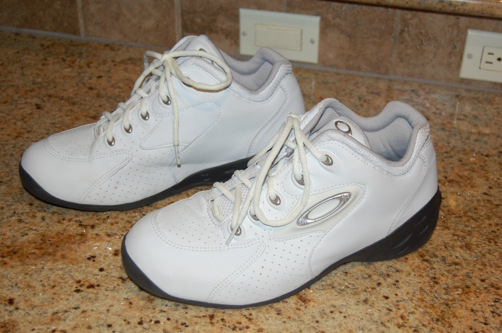 oakley basketball shoes