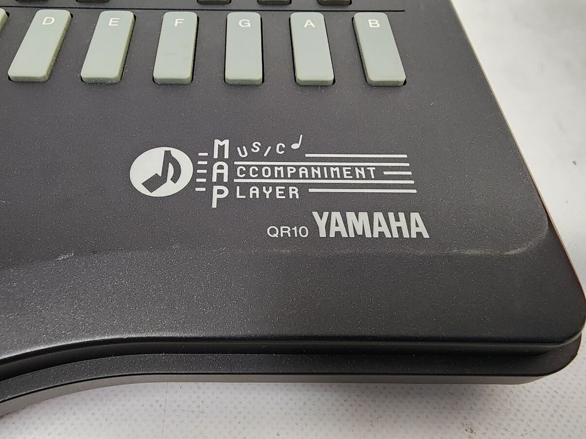 Yamaha QR10 Portable Sequencer Sampler Drum Machine Guitar